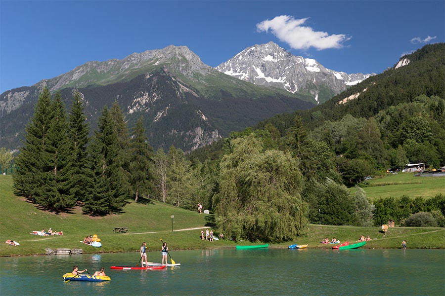 Familienwasserspiel auf dem Plan d&#8217;eau de Bozel